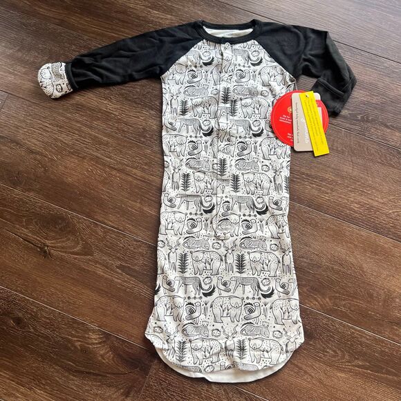 NWT Goumi Kids Wee Gallery Kinship Baby Gown SZ 3-6mo Bamboo Sleeper RARE - Picture 1 of 3